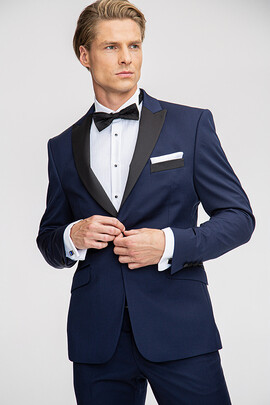 wełniany garnitur męski granatowy kolor